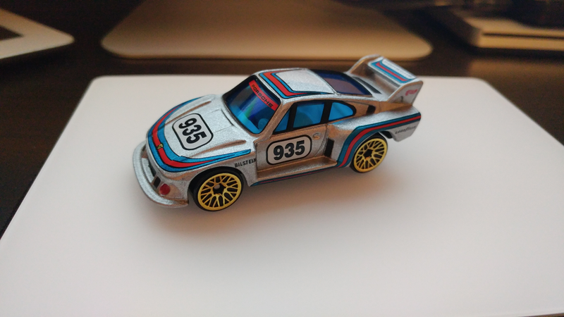 Illustration for article titled Hot Wheels Porsche 935s